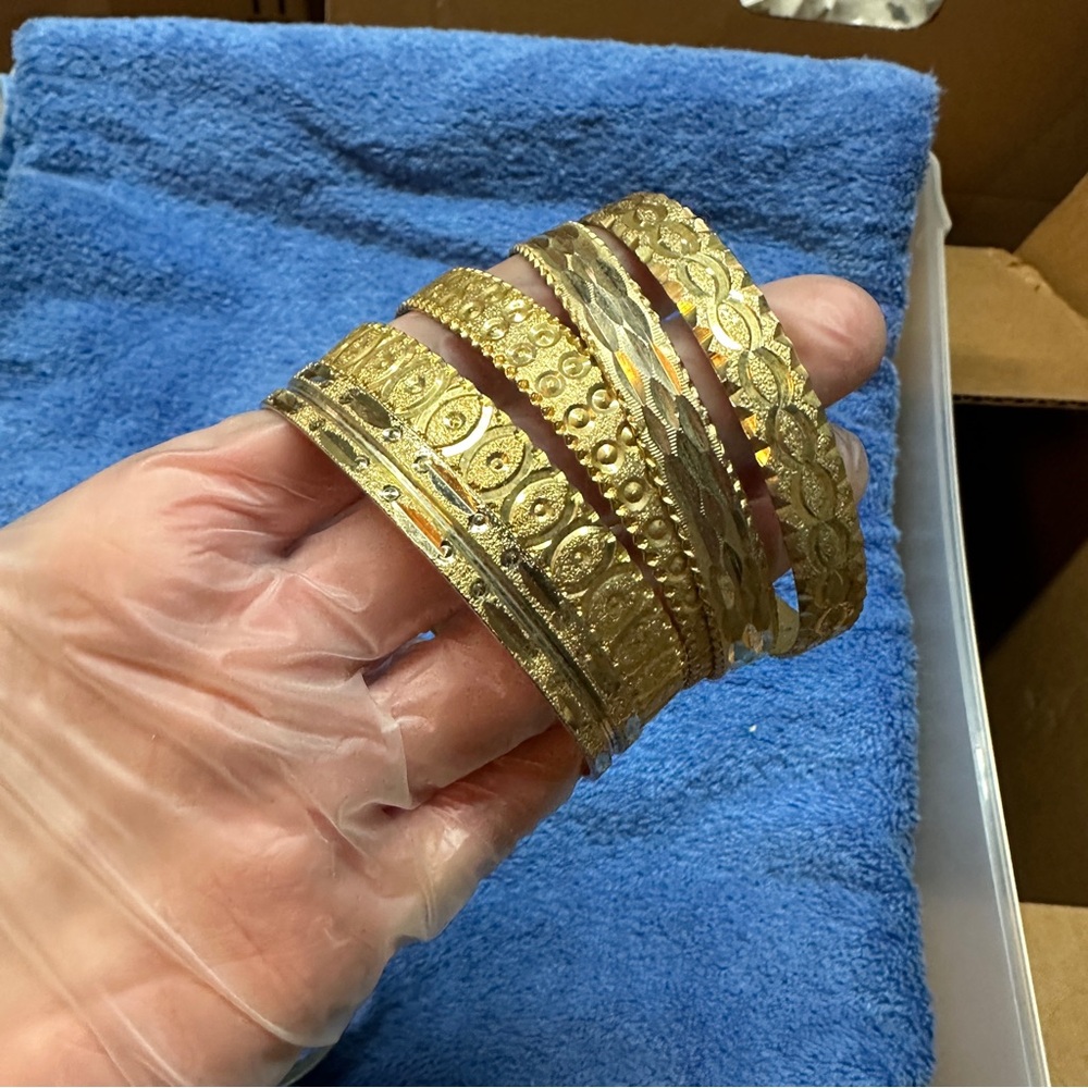 Elegant Gold Patterned Bangles Set - Picture 2 of 3
